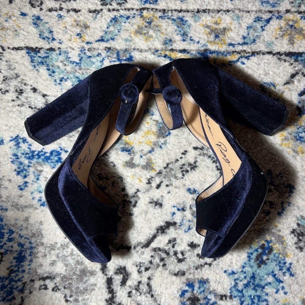 American Rag Navy Blue Velvet Women's Platform Heels - Picture 4 of 7